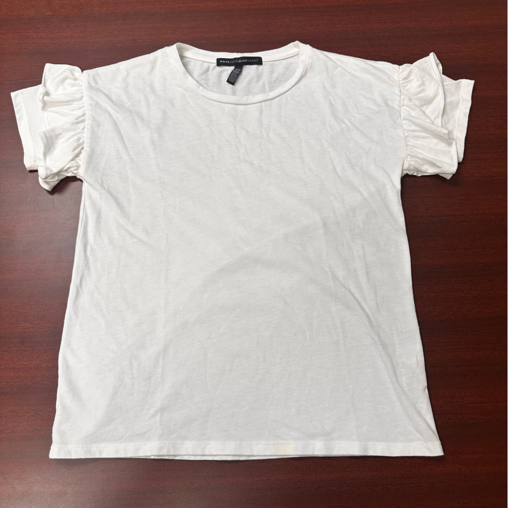 White House Black Market Ivory Top Womens size XXS White Ruffled S/S Stain